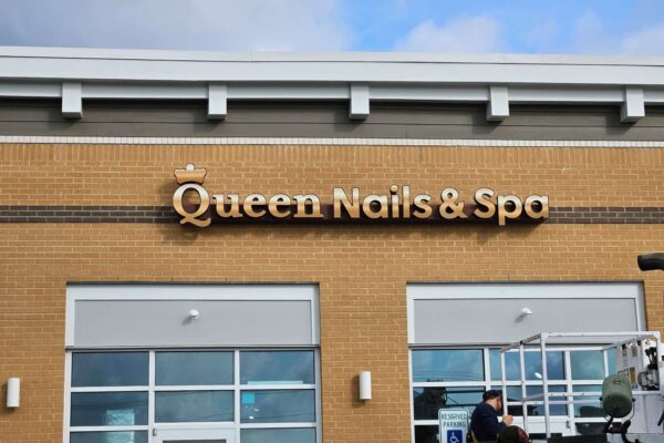 queennails&spa-channelletter