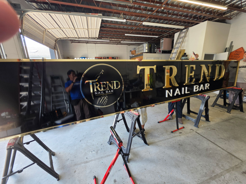 Trend Dimensional Signs
